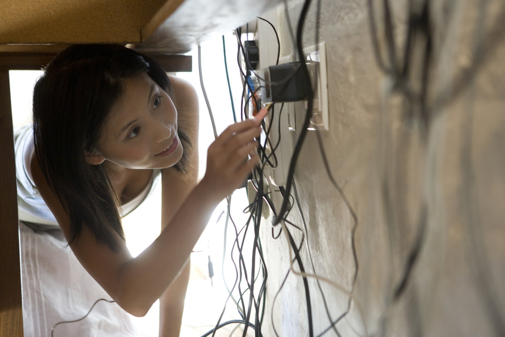 Clean Up Your Desk Space with Some Great Cable and Cord Organization Tips